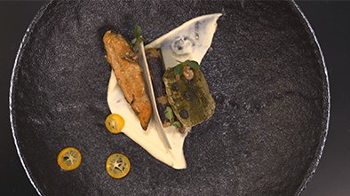 Recette : Homard et foie gras du pauvre, algues, racines, jus d’épluchures par Louise de Top Chef - TerreAzur